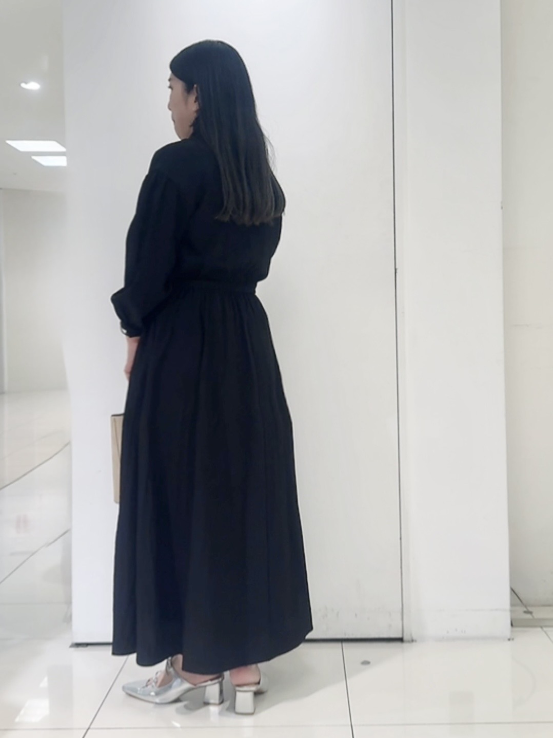 なかじさんの「UNTITLED｜ドレープワンピース」を使ったコーディネート