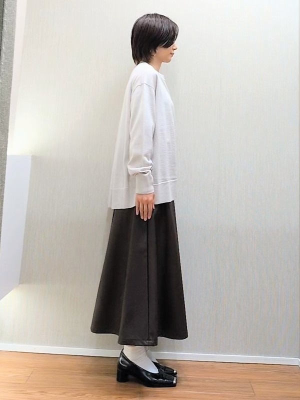 ミズタさんの「UNTITLED｜【アンサンブル可/秋羽織り/通勤】シルクウールカシミヤカーディガン」を使ったコーディネート