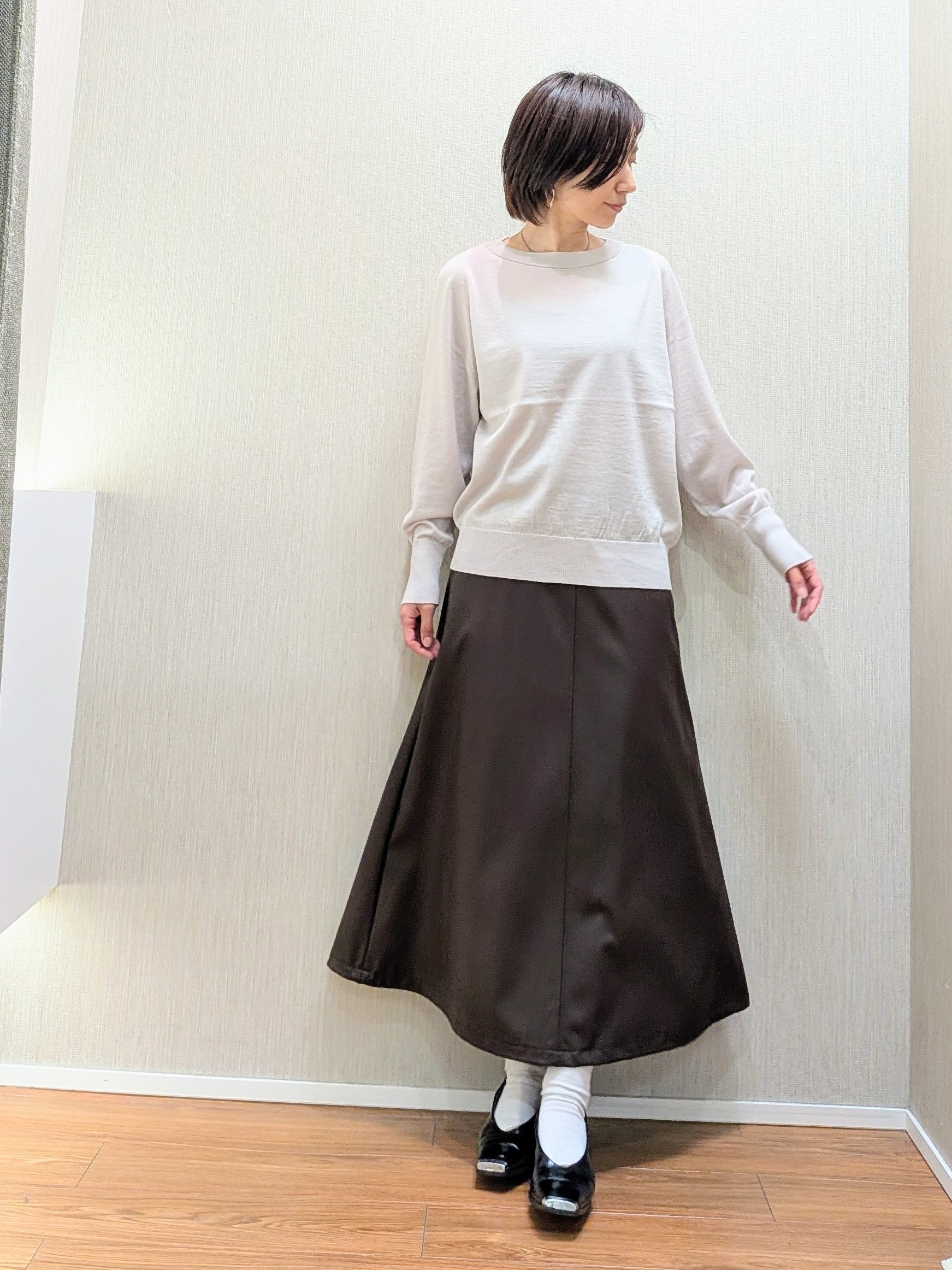 ミズタさんの「UNTITLED｜【アンサンブル可/秋羽織り/通勤】シルクウールカシミヤカーディガン」を使ったコーディネート
