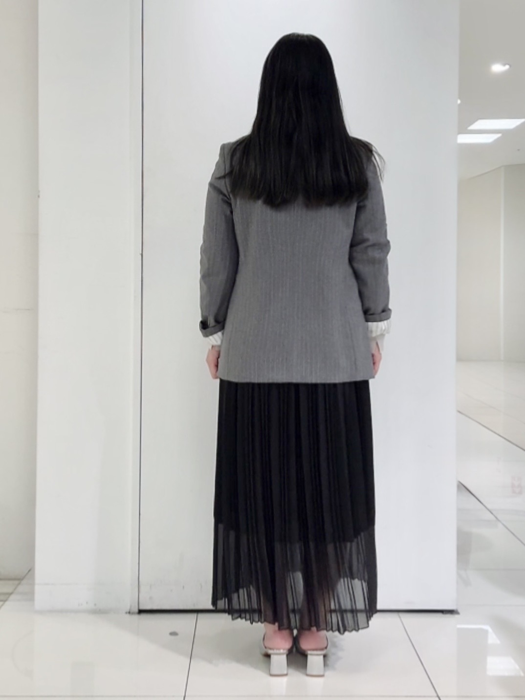 なかじさんの「UNTITLED｜【アンサンブル可能/オンオフ使える】シルクウールカシミヤプルオーバー」を使ったコーディネート