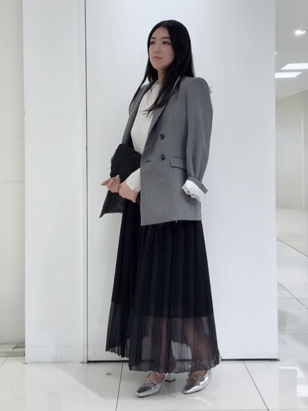なかじさんの「UNTITLED｜【アンサンブル可能/オンオフ使える】シルクウールカシミヤプルオーバー」を使ったコーディネート