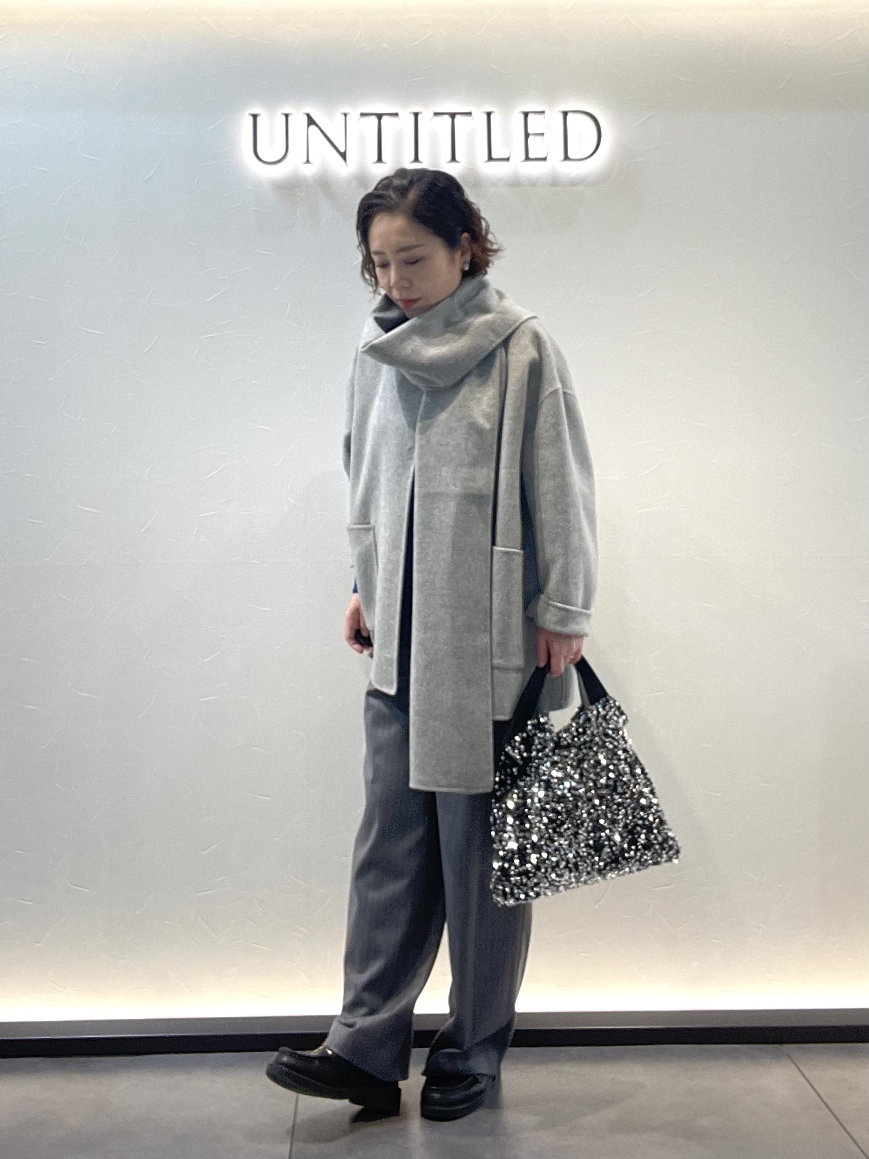 Wachiさんの「UNTITLED｜【ゆったり/軽い】マフラー付きリバーコート」を使ったコーディネート