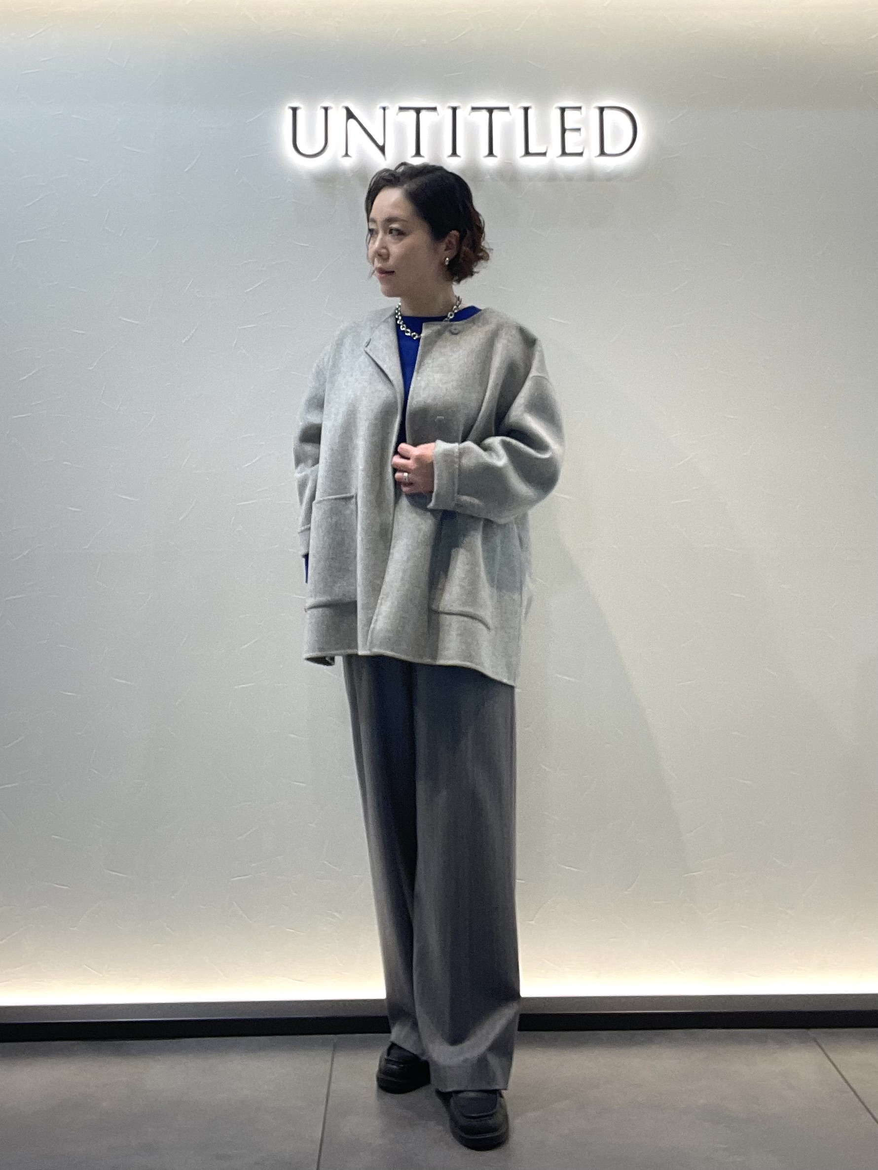 Wachiさんの「UNTITLED｜【ゆったり/軽い】マフラー付きリバーコート」を使ったコーディネート
