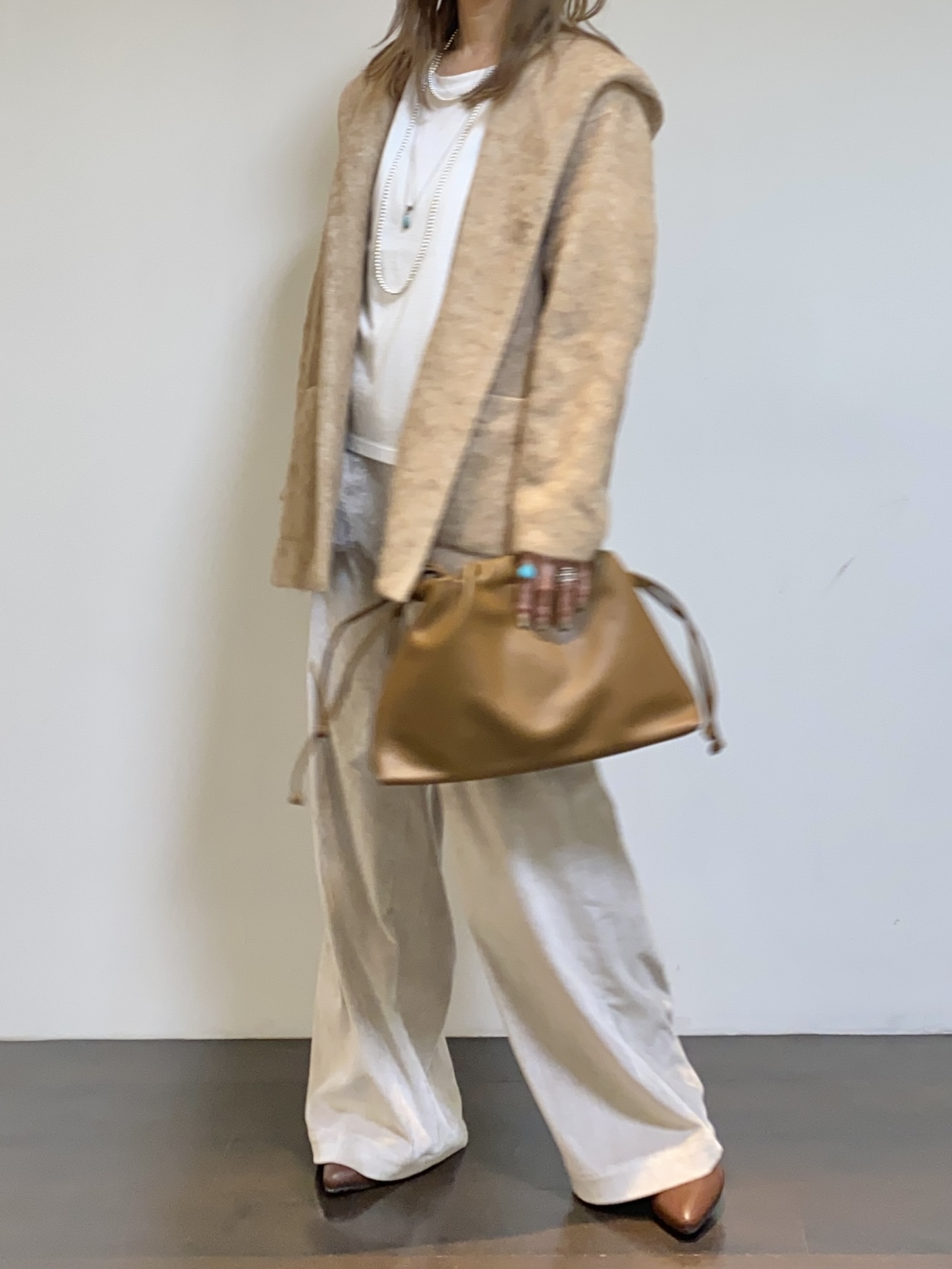 tomoさんの「UNTITLED｜【軽アウター/秋羽織り】シャギーフーディ―カーディガン」を使ったコーディネート