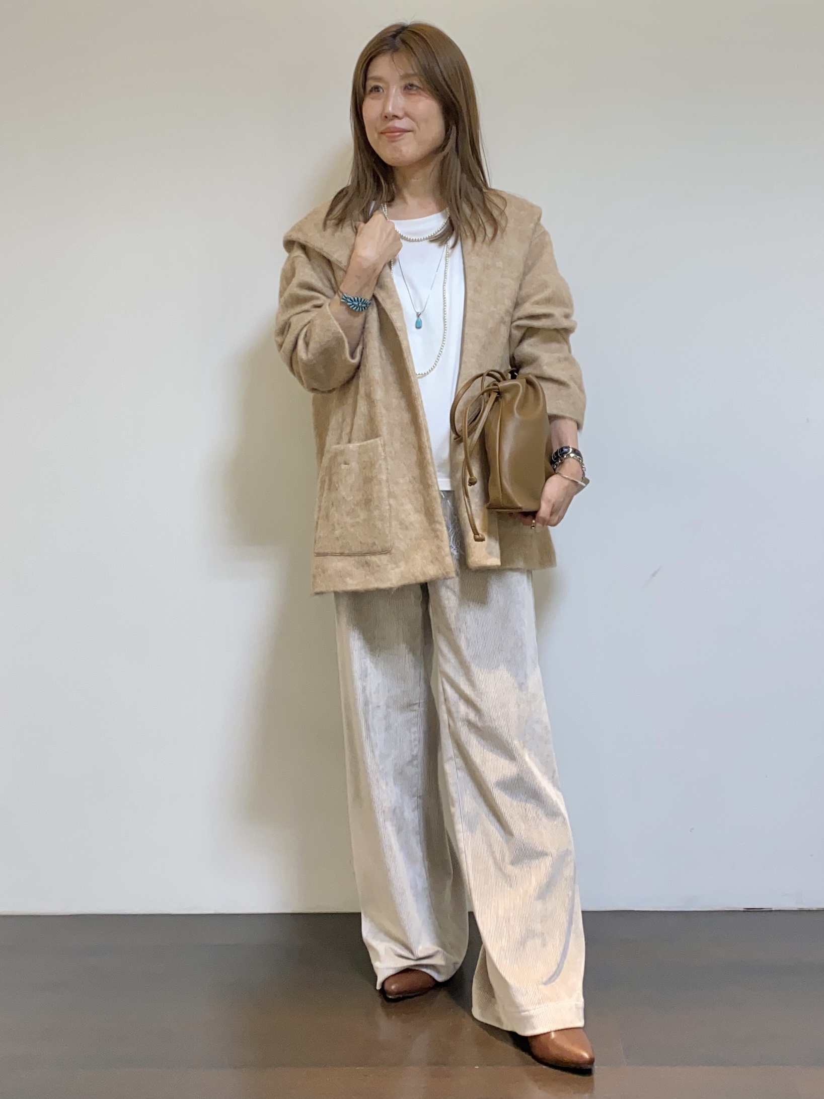 tomoさんの「UNTITLED｜【軽アウター/秋羽織り】シャギーフーディ―カーディガン」を使ったコーディネート