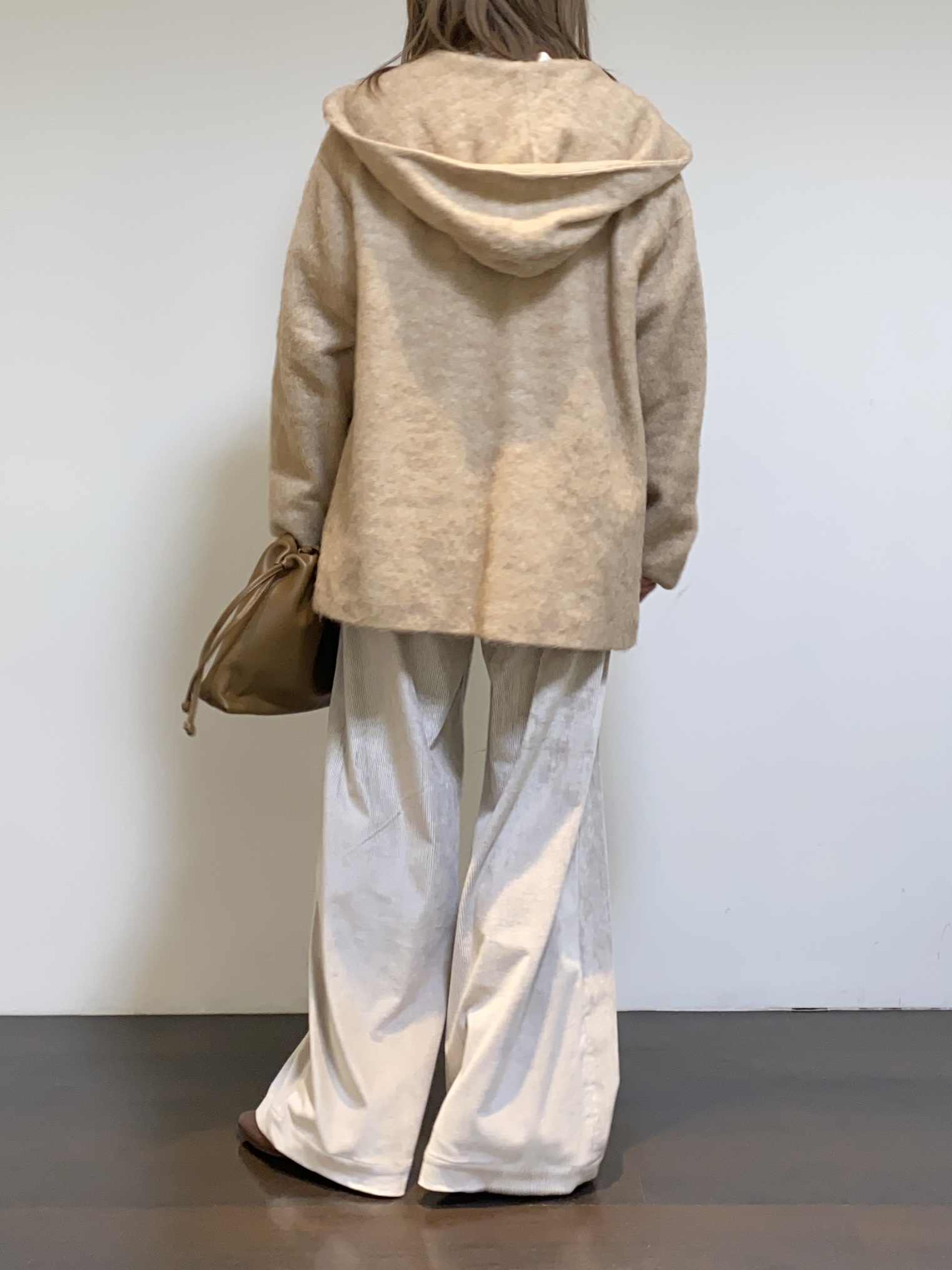 tomoさんの「UNTITLED｜【軽アウター/秋羽織り】シャギーフーディ―カーディガン」を使ったコーディネート