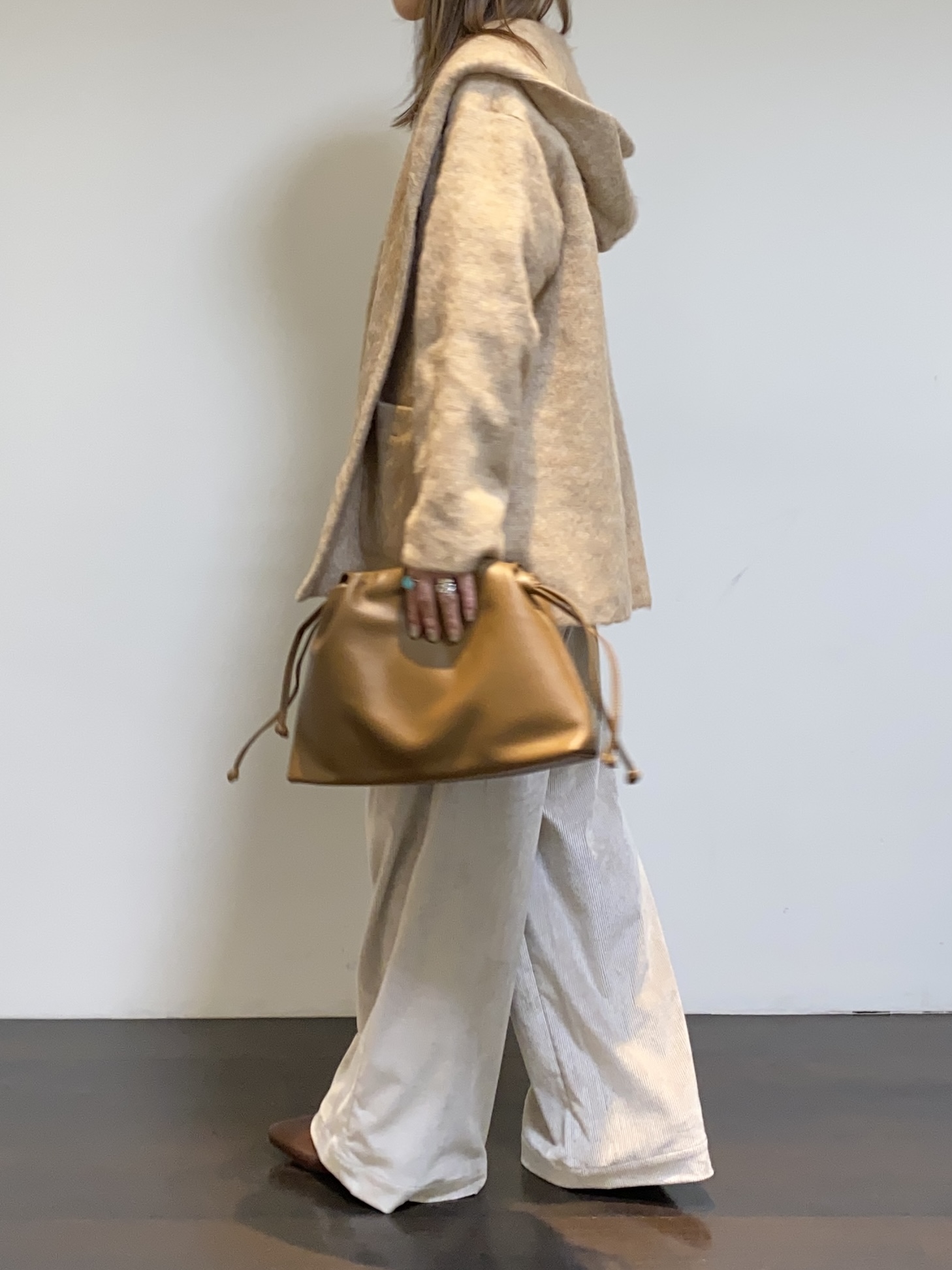 tomoさんの「UNTITLED｜【軽アウター/秋羽織り】シャギーフーディ―カーディガン」を使ったコーディネート