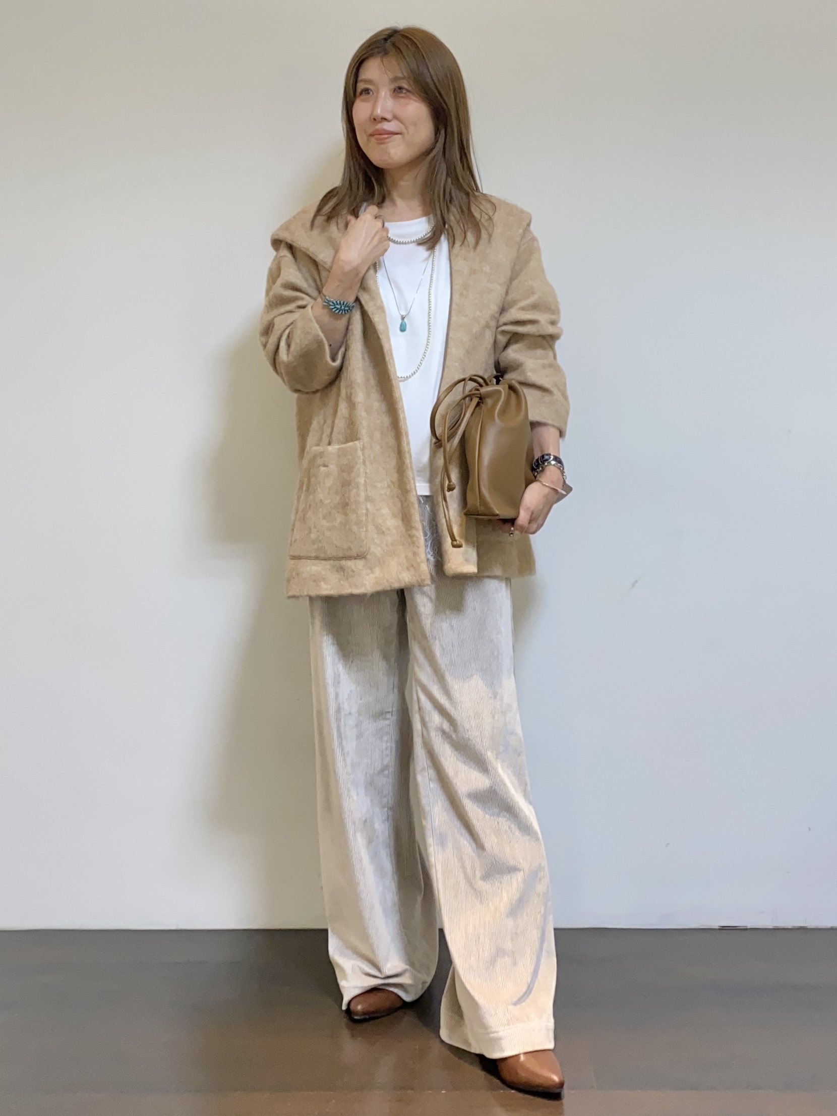 tomoさんの「UNTITLED｜【軽アウター/秋羽織り】シャギーフーディ―カーディガン」を使ったコーディネート