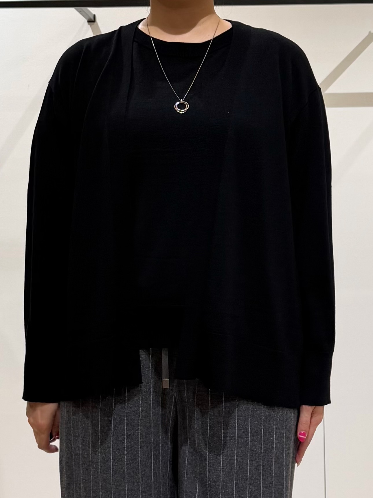 TOMOMIさんの「UNTITLED｜【アンサンブル可/秋羽織り/通勤】シルクウールカシミヤカーディガン」を使ったコーディネート