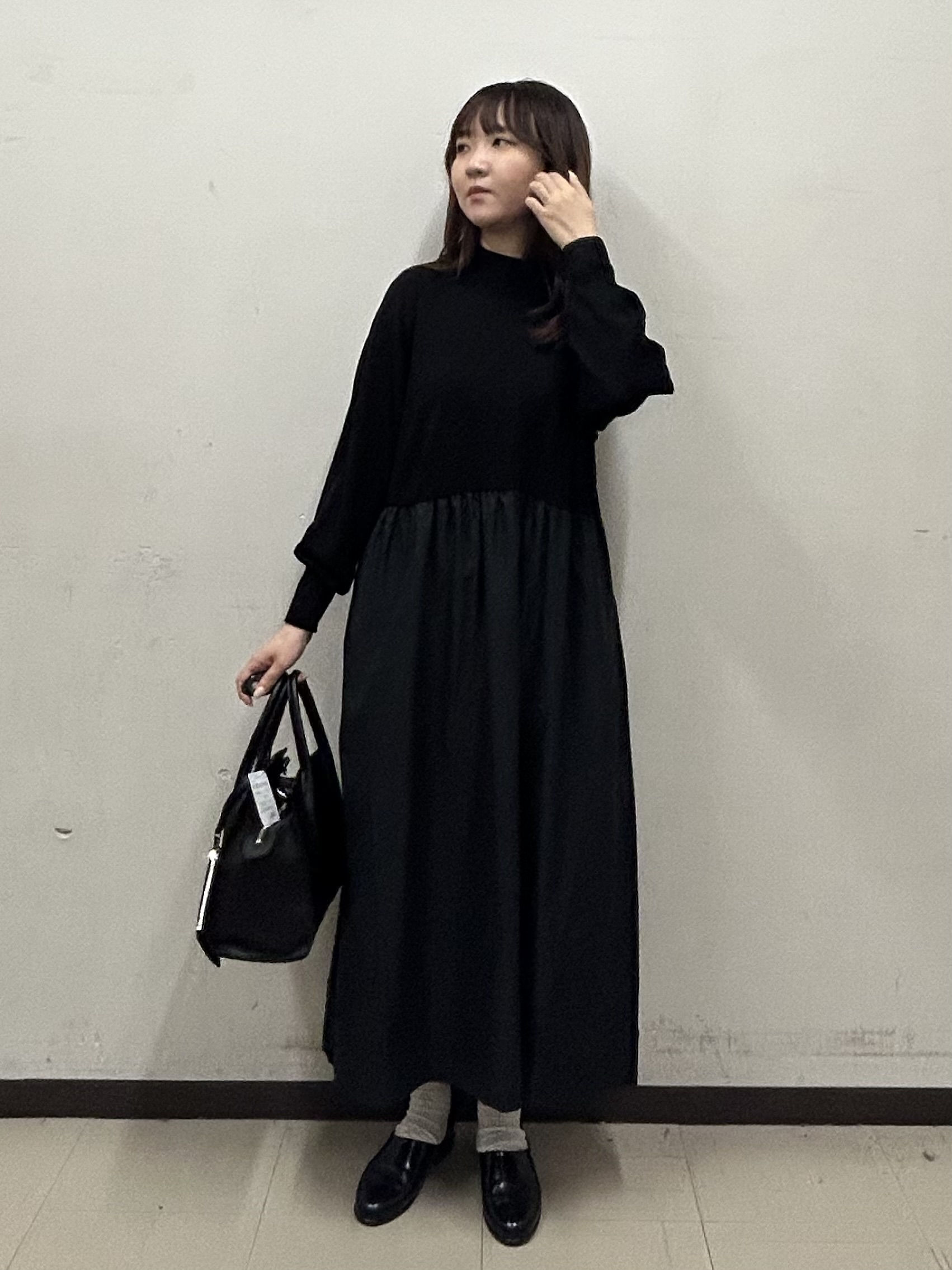 noeさんの「INDIVI｜【1枚でコーデ完成！／体型カバー】布帛コンビウール混ニットワンピース」を使ったコーディネート