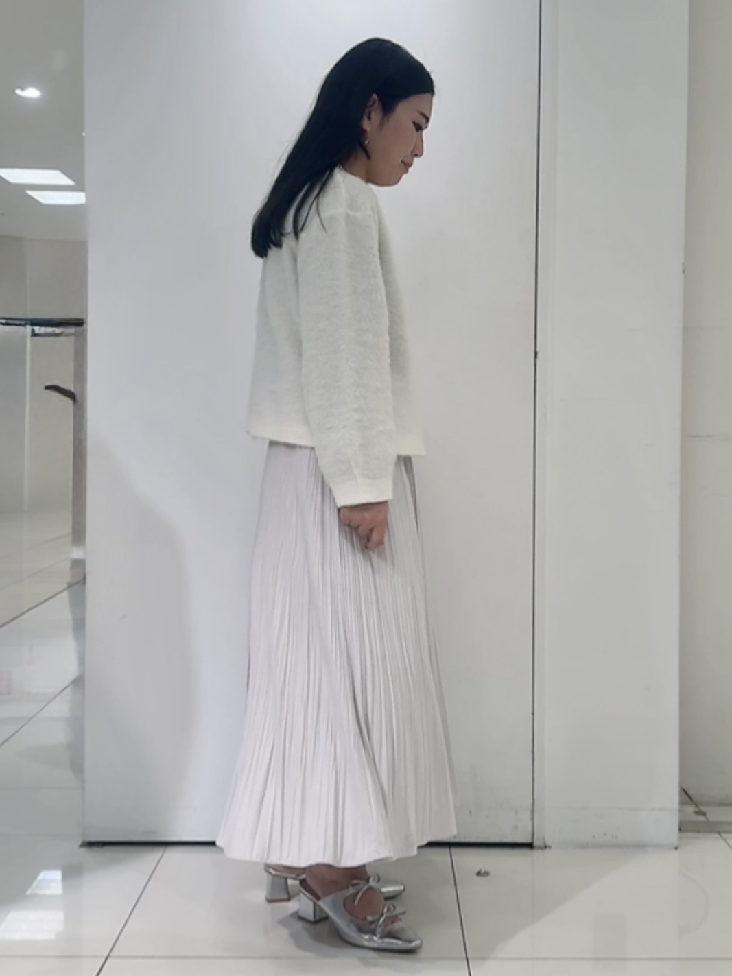 なかじさんの「UNTITLED｜スウェード調プリーツスカート」を使ったコーディネート