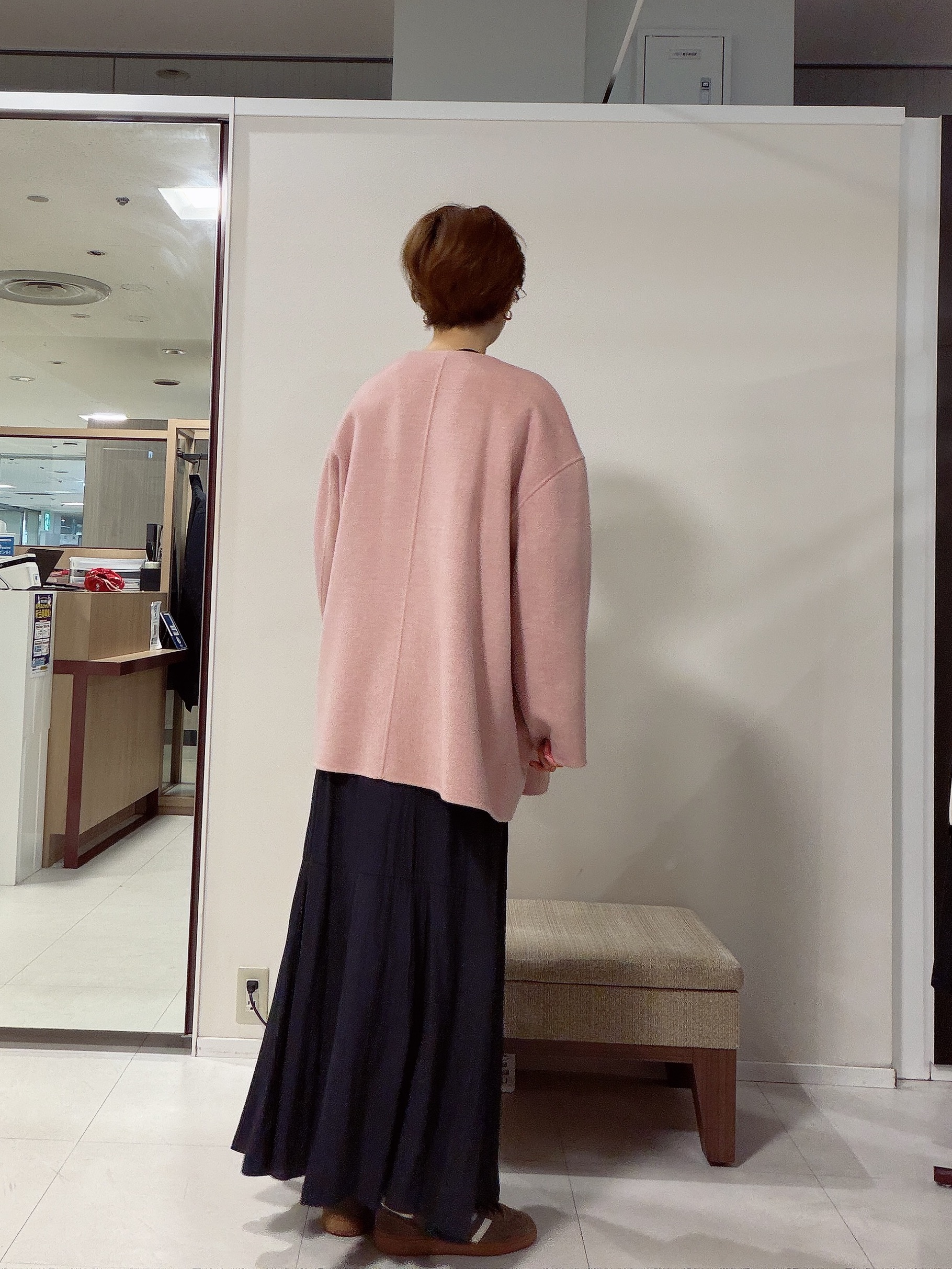 IWAMOさんの「UNTITLED｜【ゆったり/軽い】マフラー付きリバーコート」を使ったコーディネート