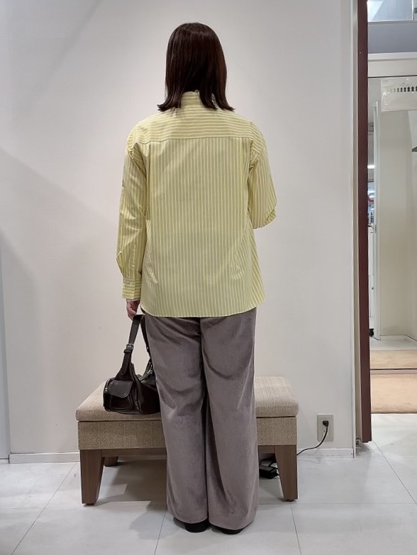 YUIさんの「UNTITLED｜【6色展開/コットン100】カラーベーシックシャツ」を使ったコーディネート