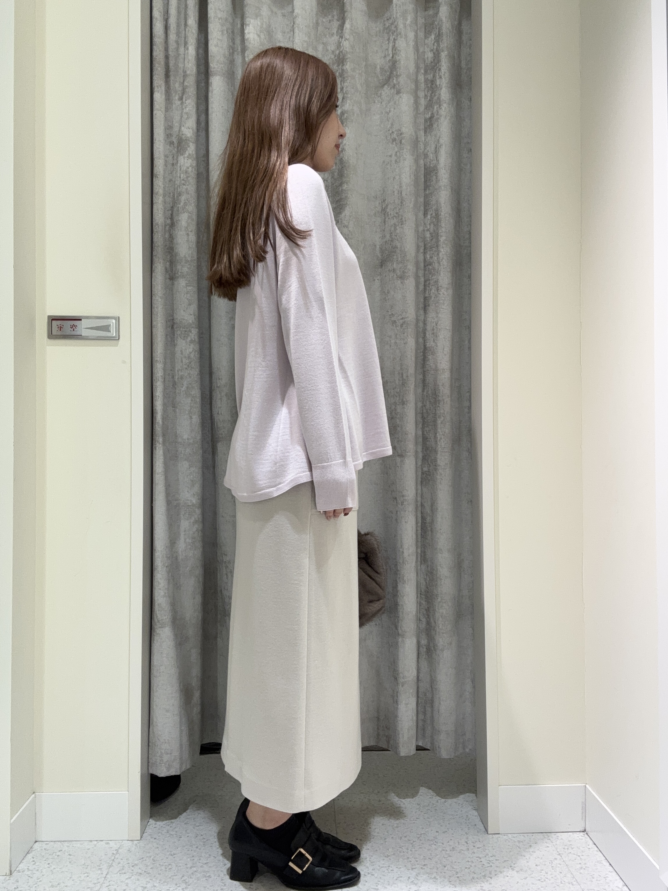 rimaさんの「UNTITLED｜【シルク混/薄手ニット】Aラインシルエットニットプルオーバー」を使ったコーディネート