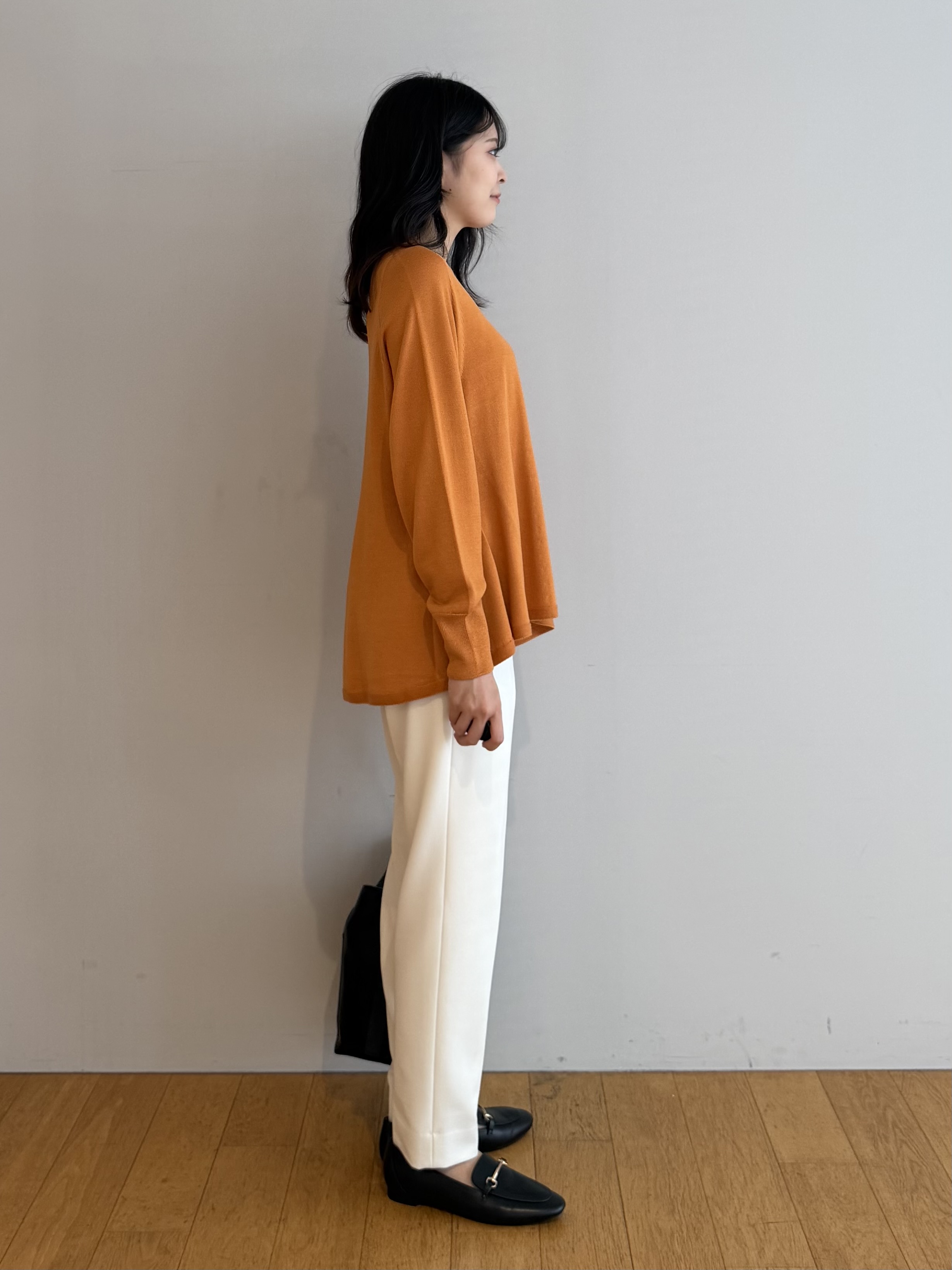ririkaさんの「UNTITLED｜【シルク混/薄手ニット】Aラインシルエットニットプルオーバー」を使ったコーディネート
