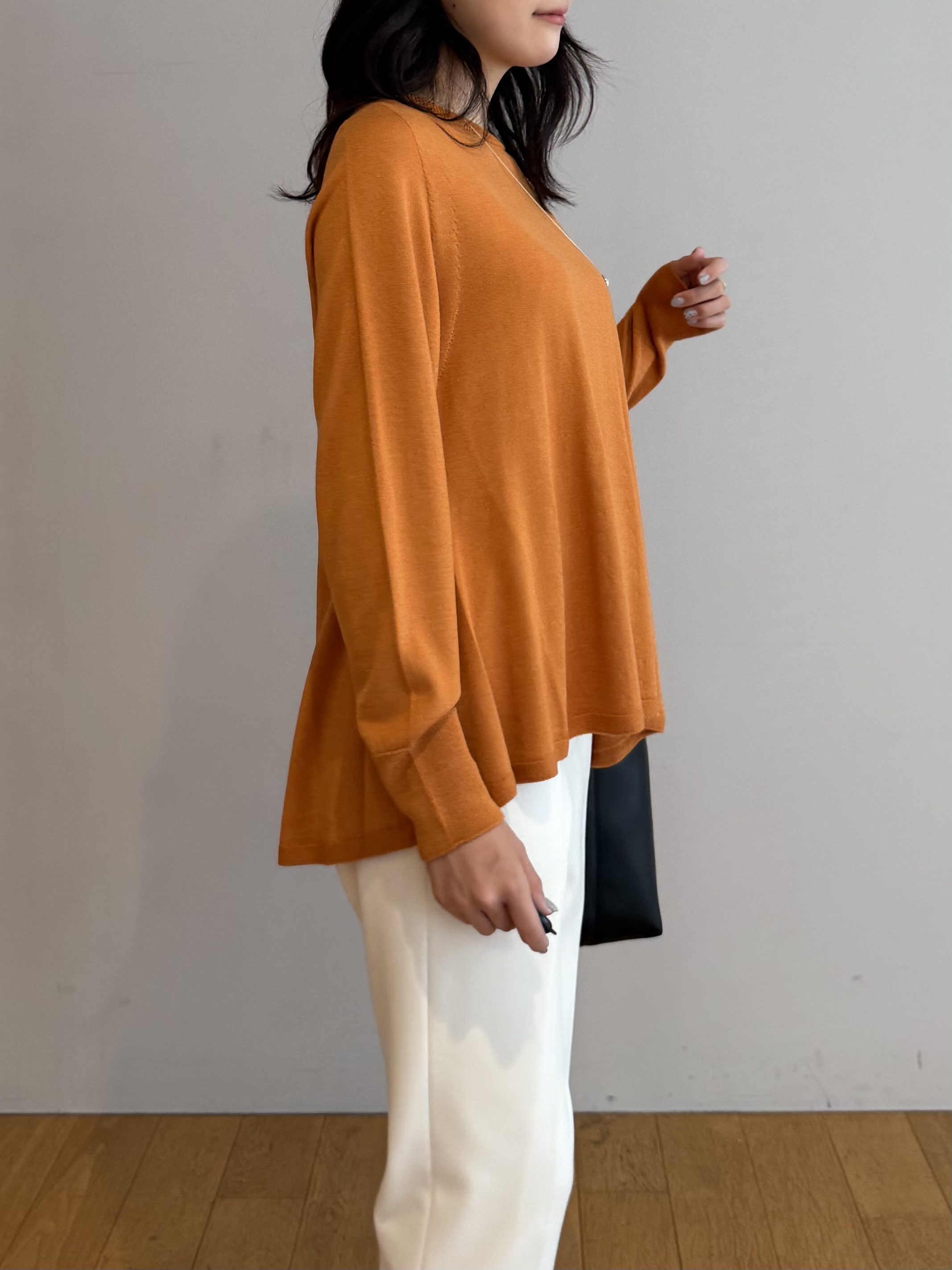 ririkaさんの「UNTITLED｜【シルク混/薄手ニット】Aラインシルエットニットプルオーバー」を使ったコーディネート