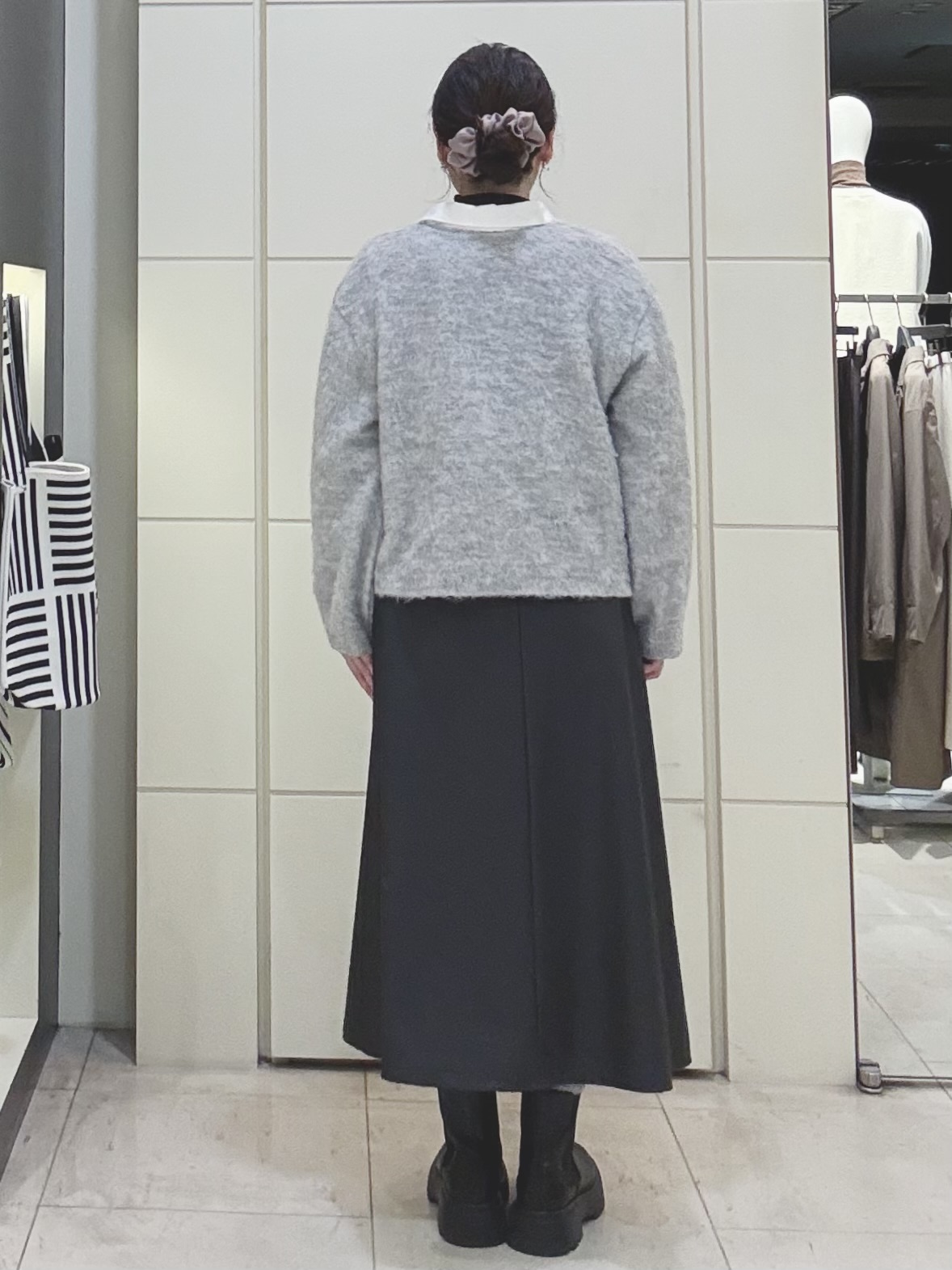 mori.さんの「UNTITLED｜【軽アウター/秋羽織り】シャギージップカーデ」を使ったコーディネート