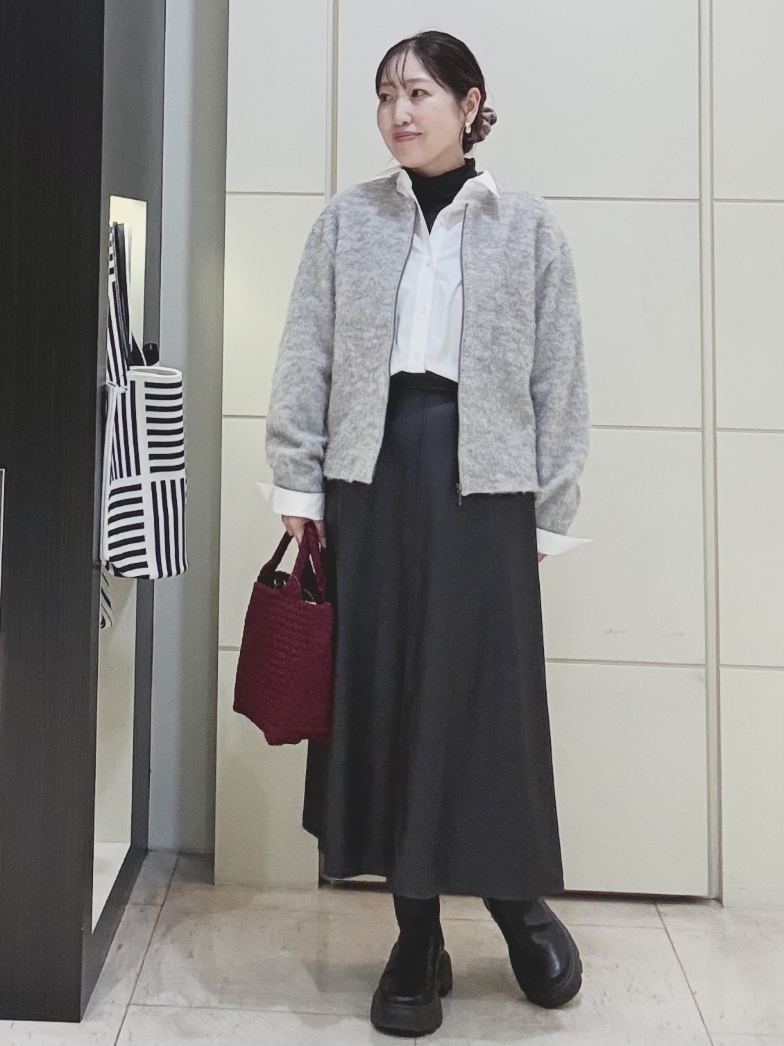 mori.さんの「UNTITLED｜【軽アウター/秋羽織り】シャギージップカーデ」を使ったコーディネート