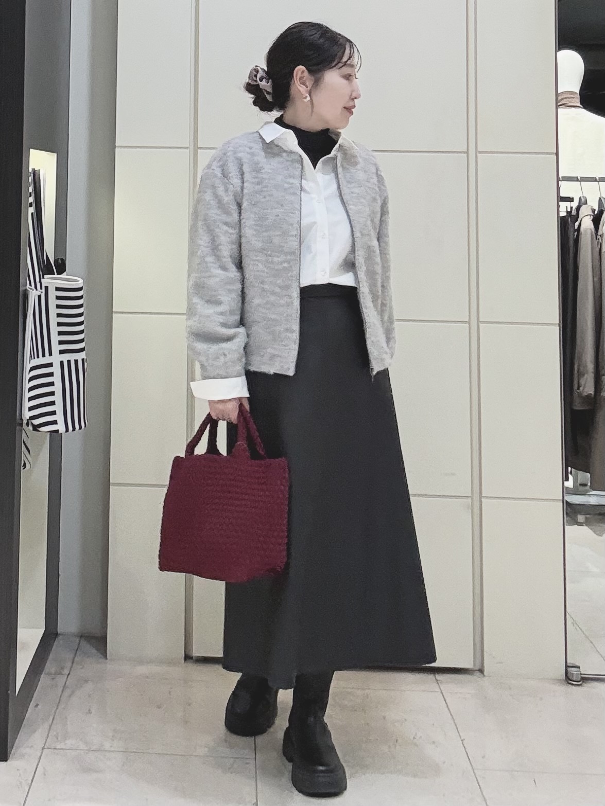 mori.さんの「UNTITLED｜【軽アウター/秋羽織り】シャギージップカーデ」を使ったコーディネート