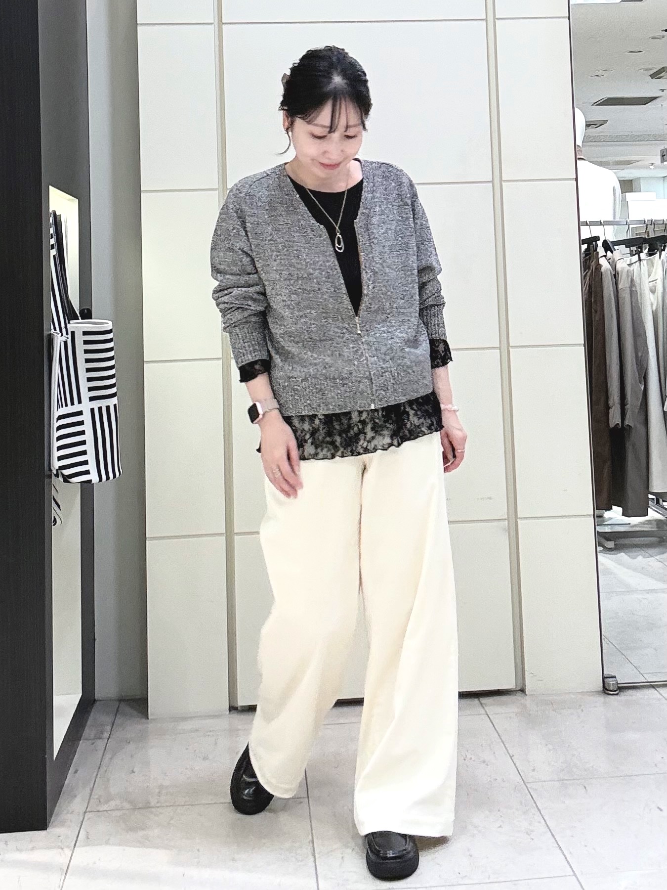 mori.さんの「UNTITLED｜【店頭人気！】杢調ジップカーディガン」を使ったコーディネート