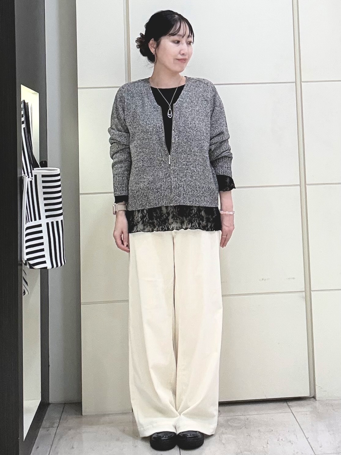 mori.さんの「UNTITLED｜【店頭人気！】杢調ジップカーディガン」を使ったコーディネート